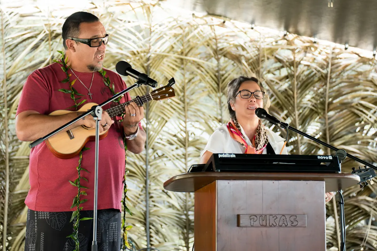 Outdoor worship in Kauai